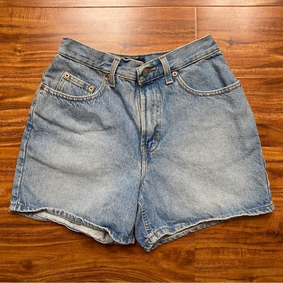 Vintage Old Navy Light Blue High Waist Relaxed Mom Denim Short Size 4 Streetwear - Picture 1 of 14